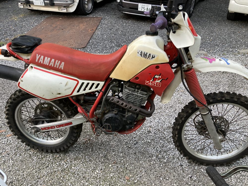 ヤマハ　 TT250