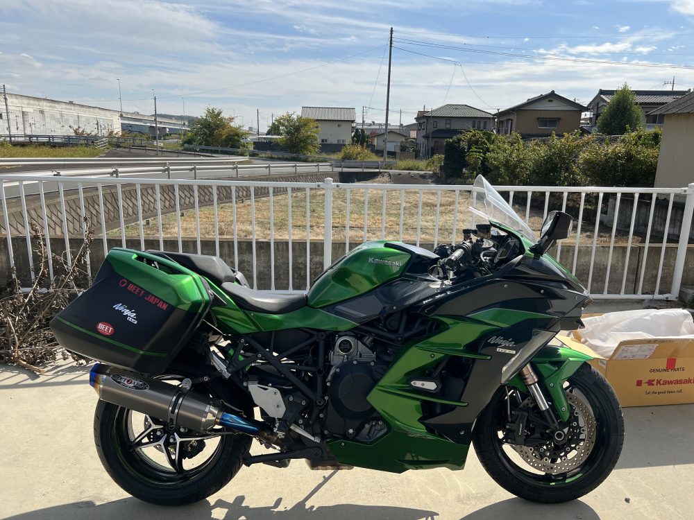 Kawasaki H2SX SE
