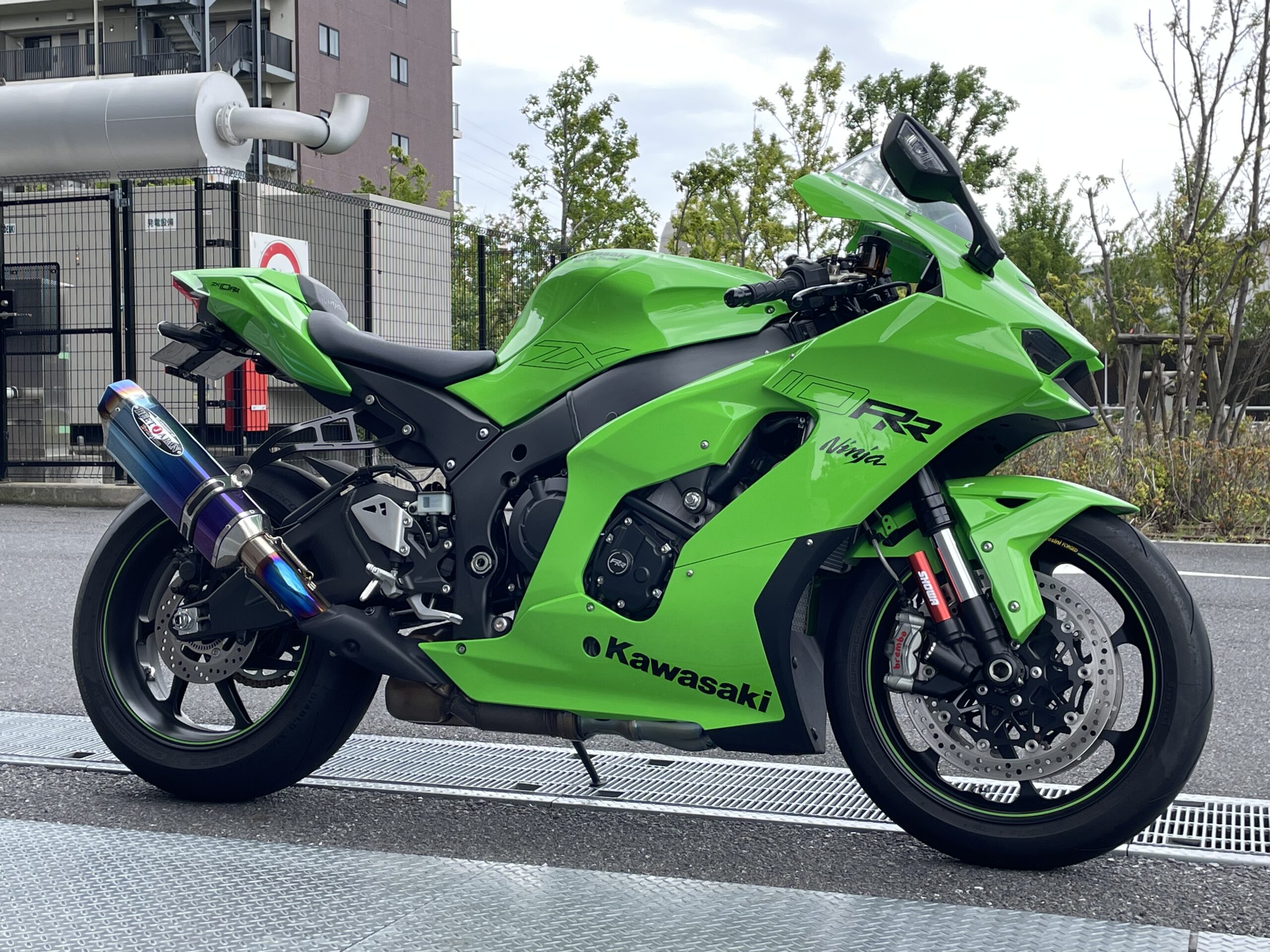 AA1F0572-A2DE-4008-AC2D-