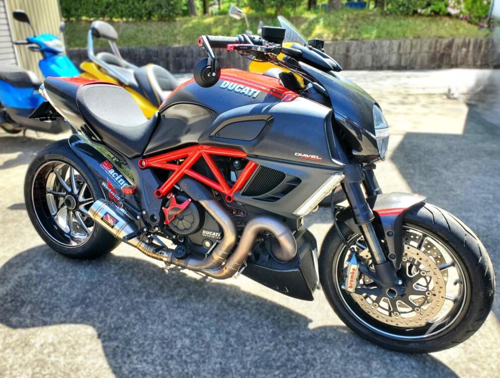 ディアベルカーボン  Ducati ドゥカティ