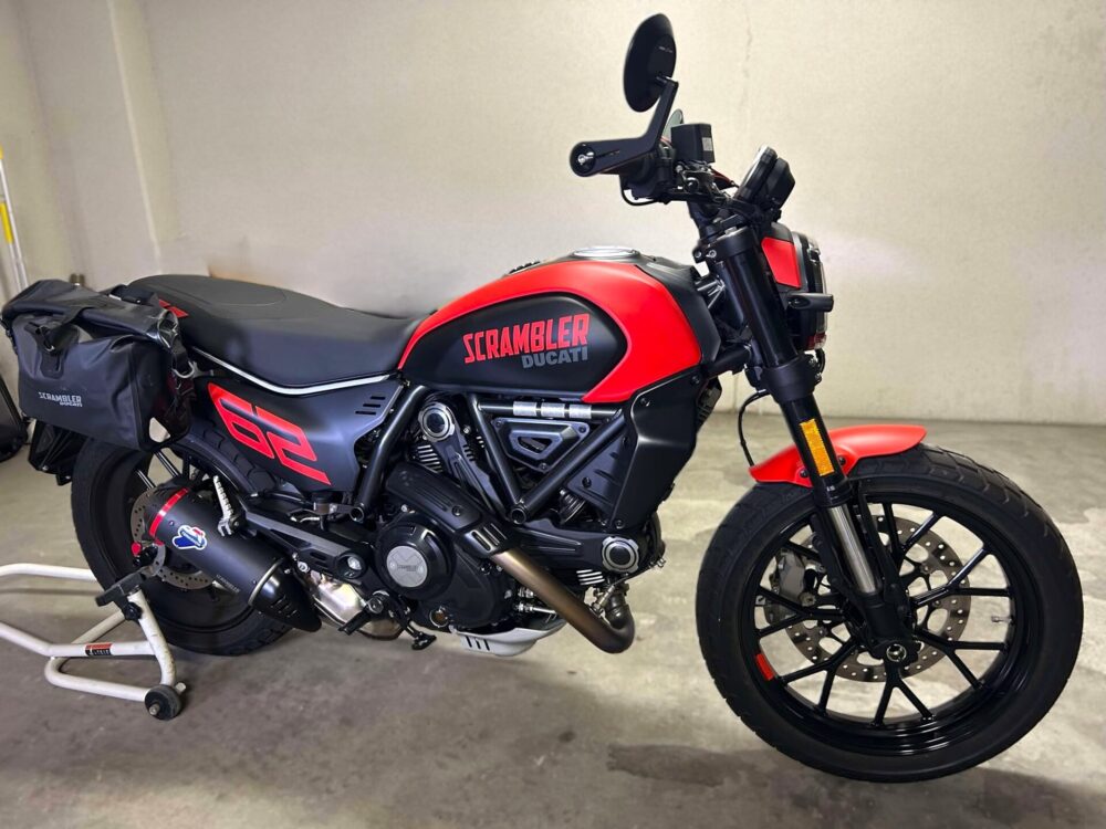 スクランブラーフルスロットル Ducati ドゥカティ