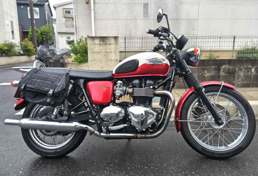 ボンネビルT100 トライアンフ TRIUMPH